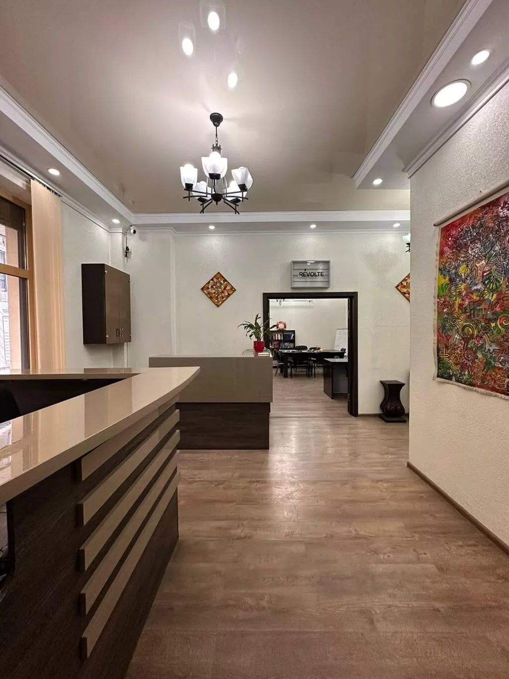 Продажа магазинов В жилом доме, 96 м², Свежий ремонт, Отдельный вход, 1 этаж