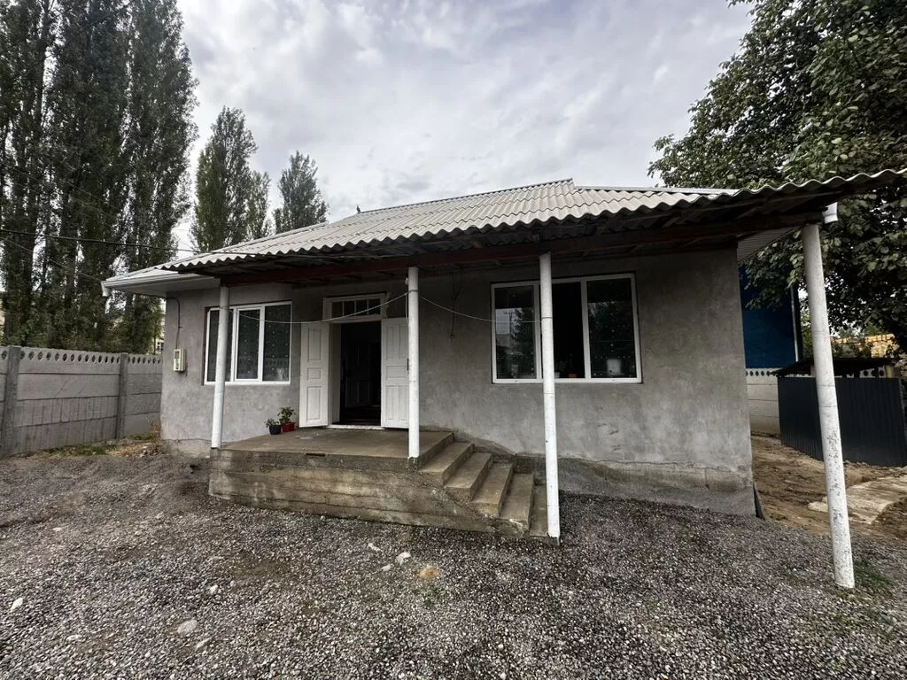 Продается жилой дом Г.Ош село Учар 4.65 сотик Цена 110 000 $ торг