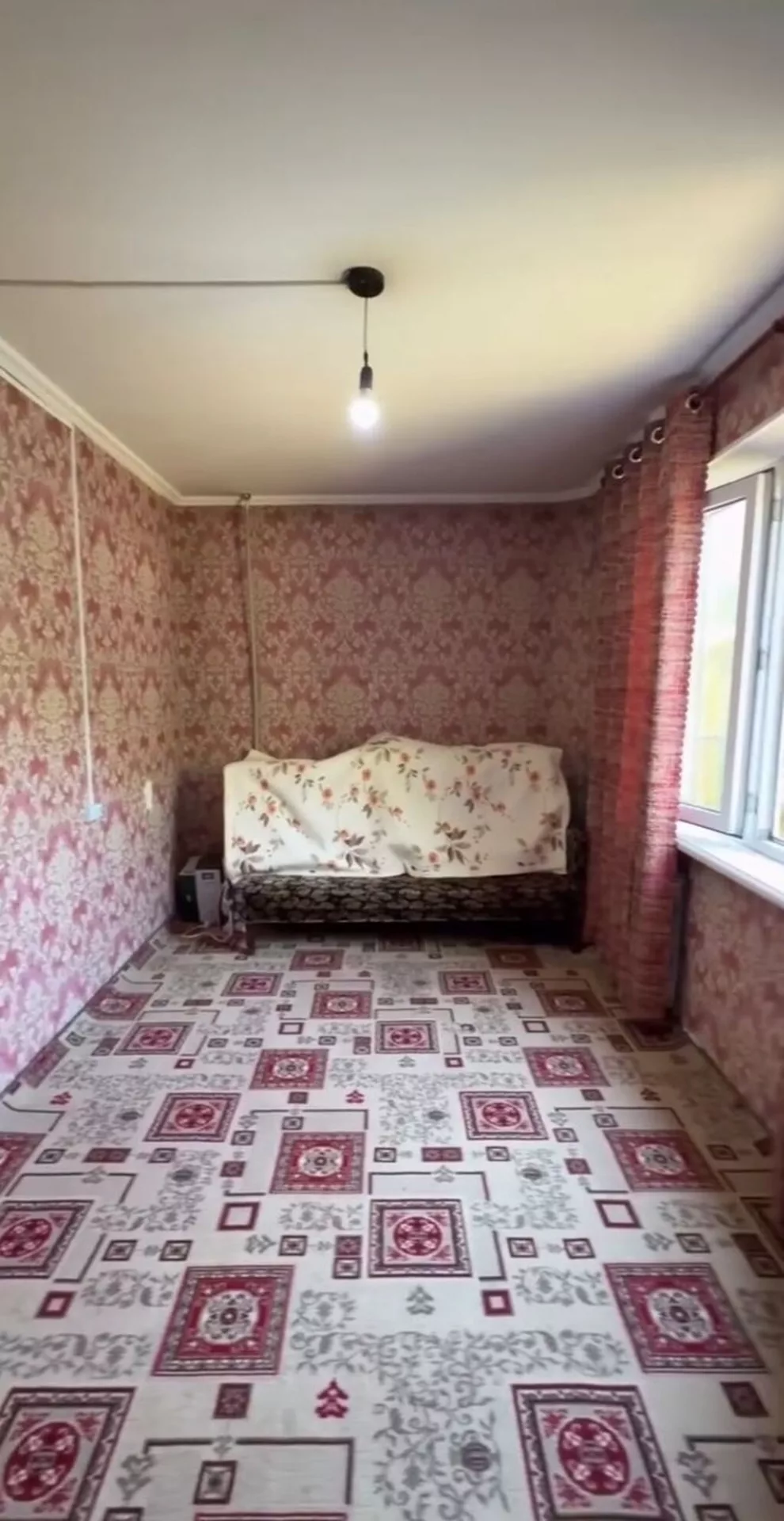 2 комнаты, 46 м², Черёмушки мкр., 103 серия, 1 этаж, Старый ремонт