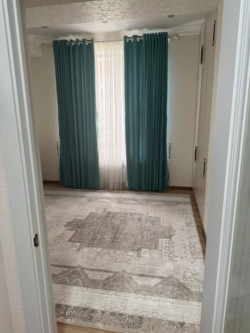 3 комнаты, 80 м², 3 этаж, Евроремонт