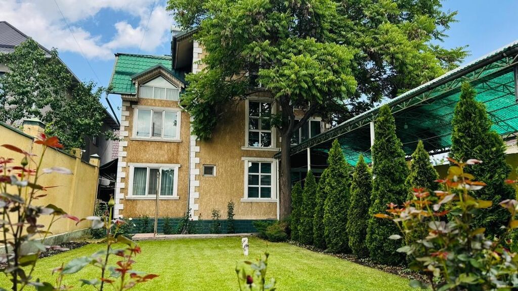 Продаю просторный и уютный 3-х этажный дом в РАБОЧЕМ ГОРОДКЕ, переулок