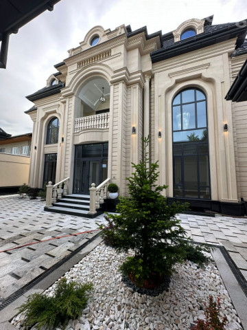 Продажа, дом, 6 и более-комн.: Чуйская область / Бишкек, город Бишкек, Арча-Бешик ж/м — за 55 175 400 сом
