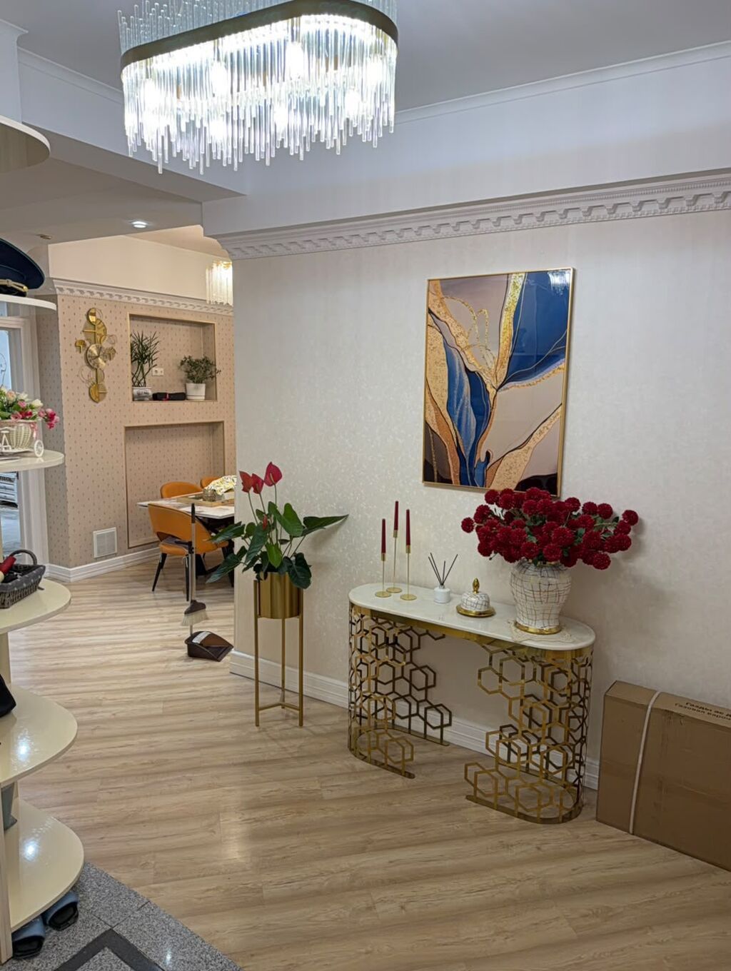Сдаётся 4 комнатная квартира в районе Ак-кеме. Площадь 150кв.метров