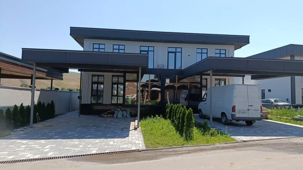 Продается современный таунхаус в закрытом охраняемом городке в селе