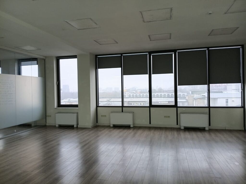 Аренда офисов, 315 м², В бизнес центре, 1 линия