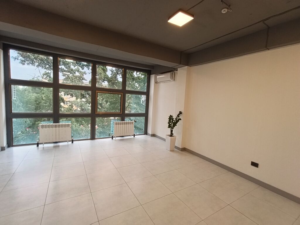 Сдается офис кабинет: 32кв.м. по $800, Остался последний свободный