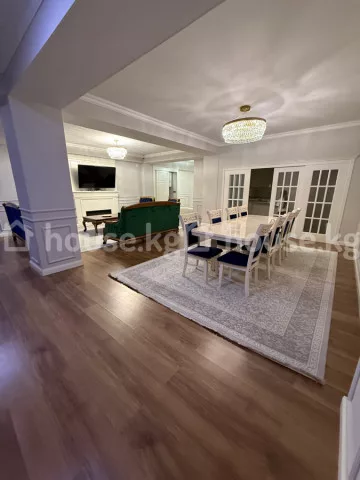 Аренда, 4-комн. квартира: Чуйская область / Бишкек, город Бишкек, 8 м-н - на долгий срок — за 192 698 сом