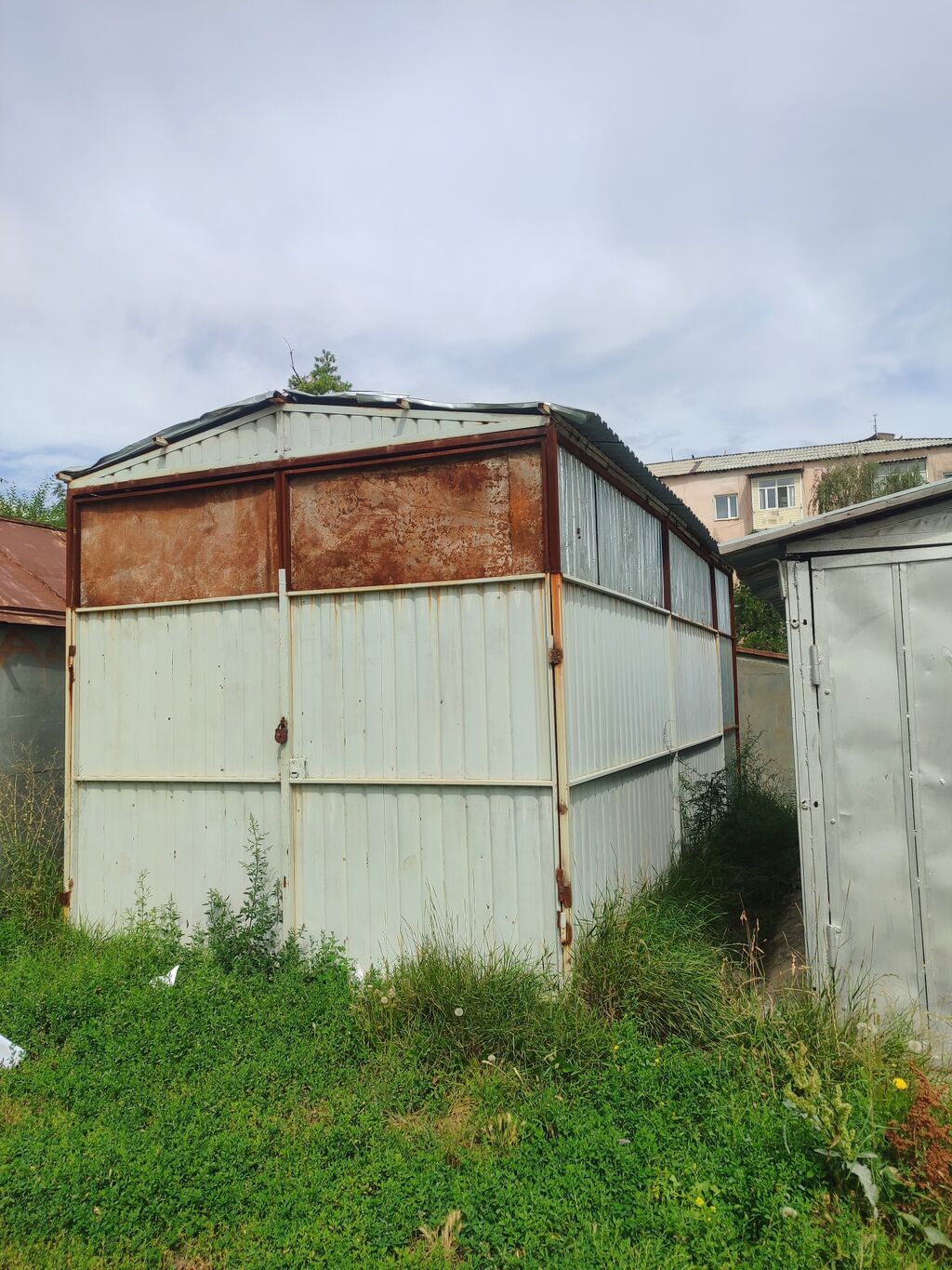 Продаю гараж длиный срочно