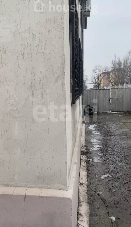 Продажа, коммерческая недвижимость: Чуйская область / Бишкек, город Бишкек, Горького - Алма-Атинская — за 41 000 000 сом