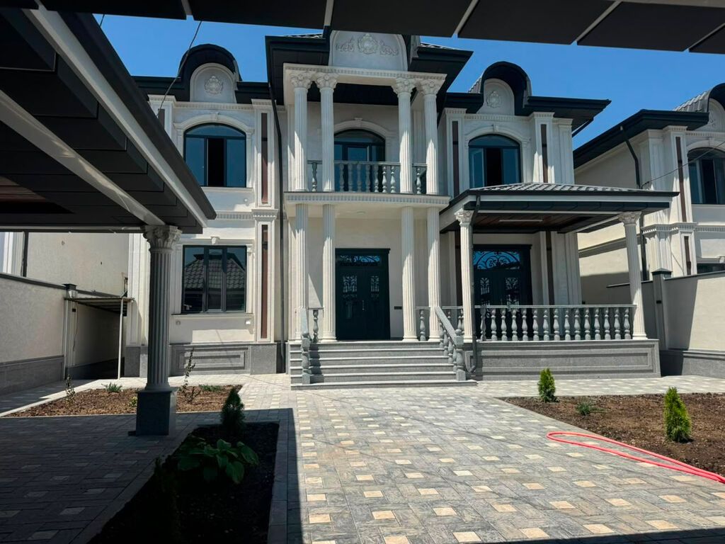 На продаже 2х этажный Дом 🏡😍 📍Адрес: Ахунбаева/Чортекова 1 этаж