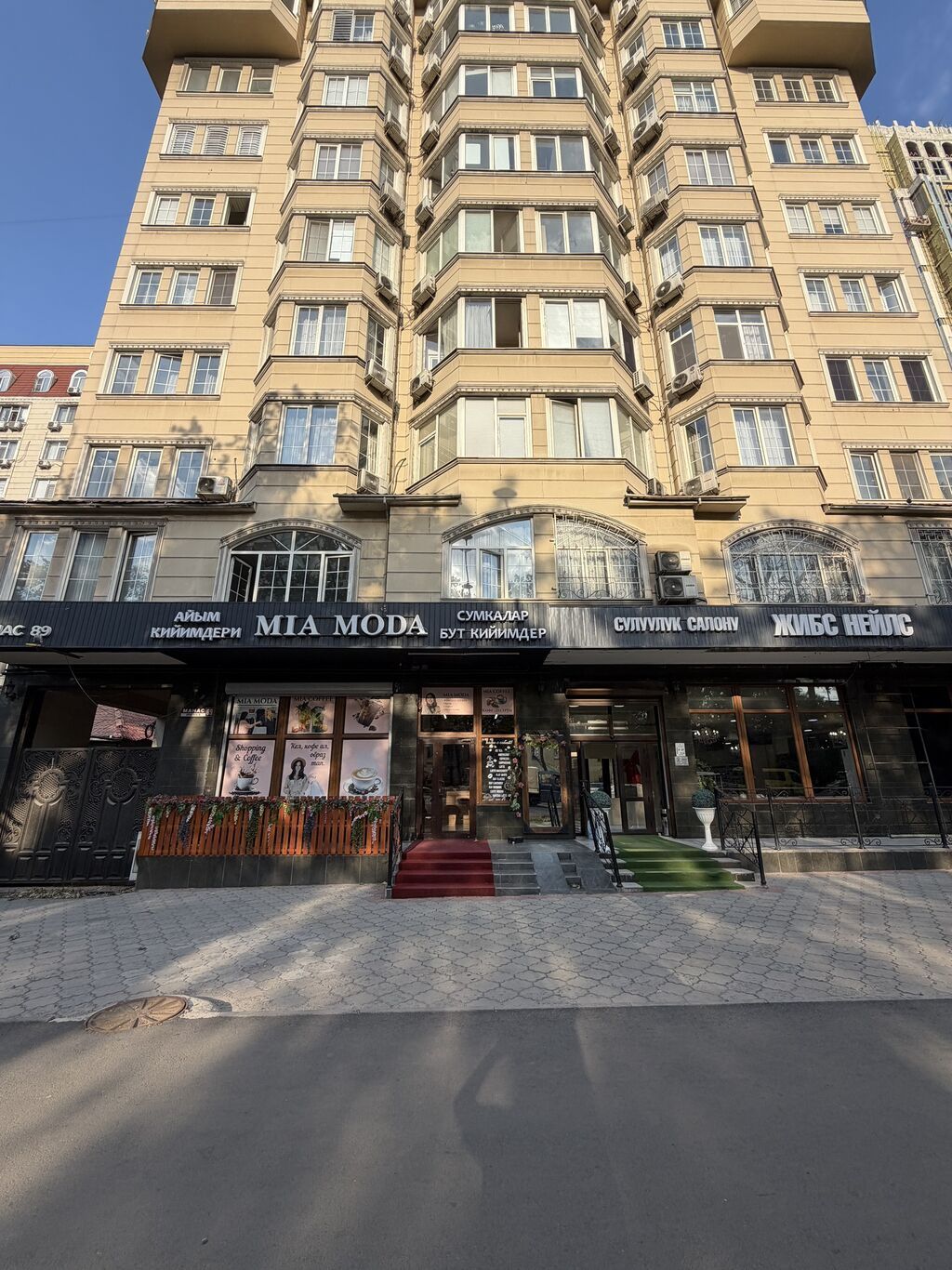 Аренда офисов, 186 м², В жилом комплексе, 1 линия, С отдельным входом, С отдельным сан узлом