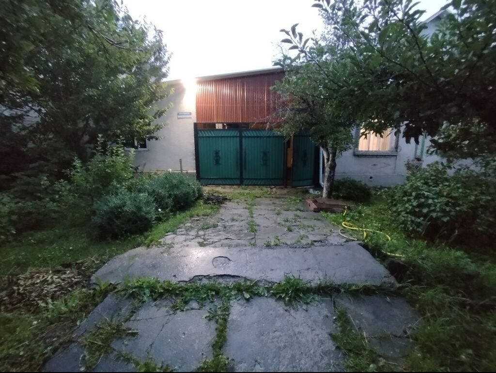 Продается дом (2 дома + зимне-летняя кухня) на участке 8 соток. 📍