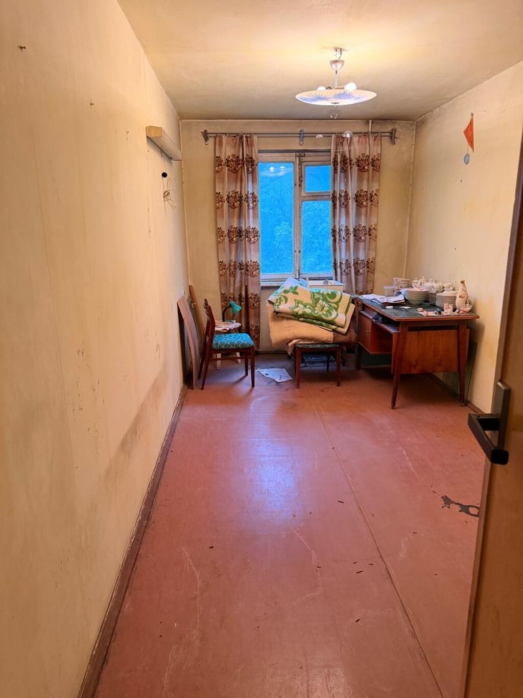 3 комнаты, 58 м², 4 мкр 104 серия, 2 этаж, Требуется ремонт