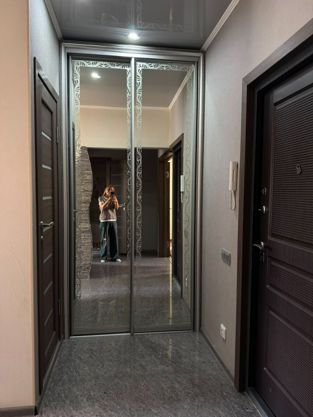 2 комнаты, 12 мкр Собственник, Семейным, от 6 месяцев, С мебелью полностью