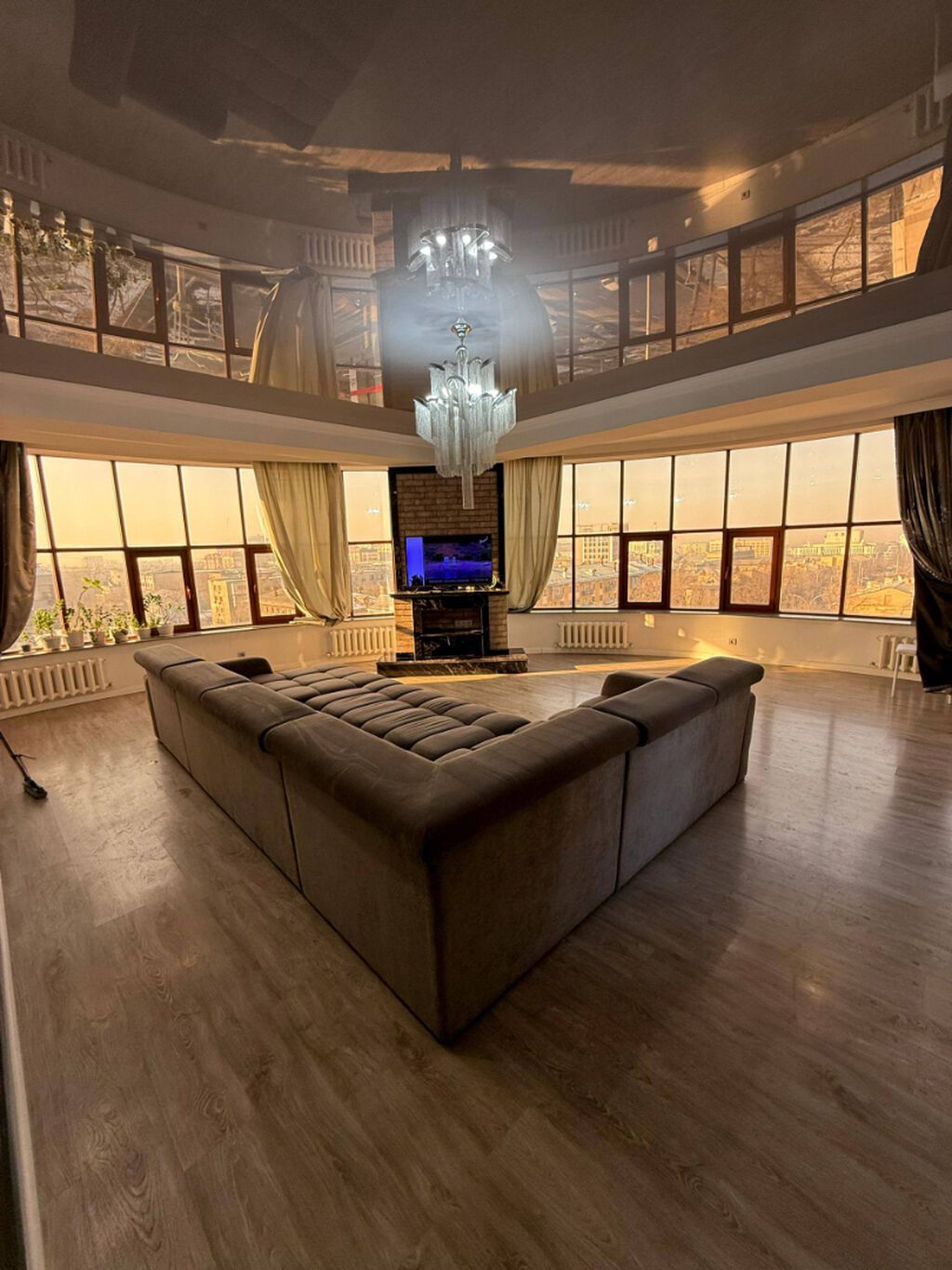 3 комнаты, 138 м², Бишкек Парк ТРЦ Элитка, 6 этаж, Евроремонт