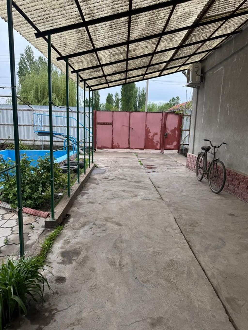 Продаётся просторный дом с большим участком — идеальный вариант для