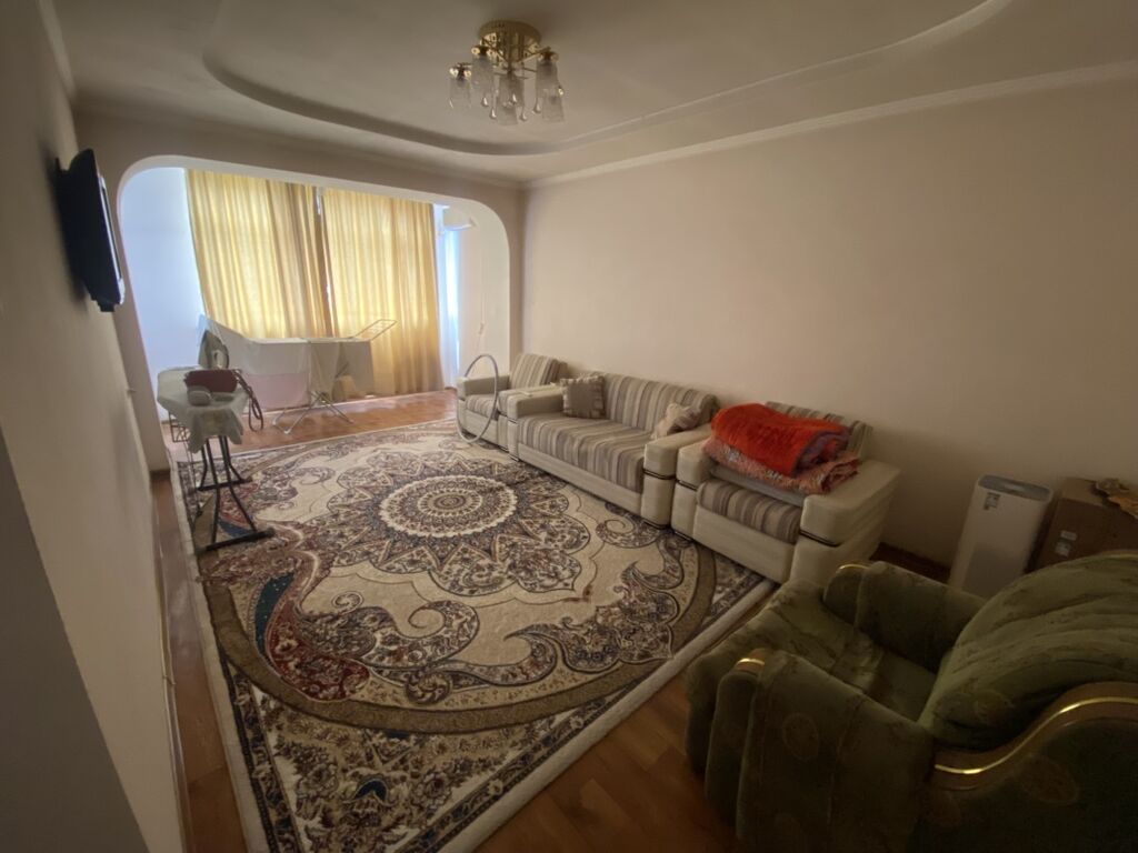 3 комнаты, 90 м², 4 этаж