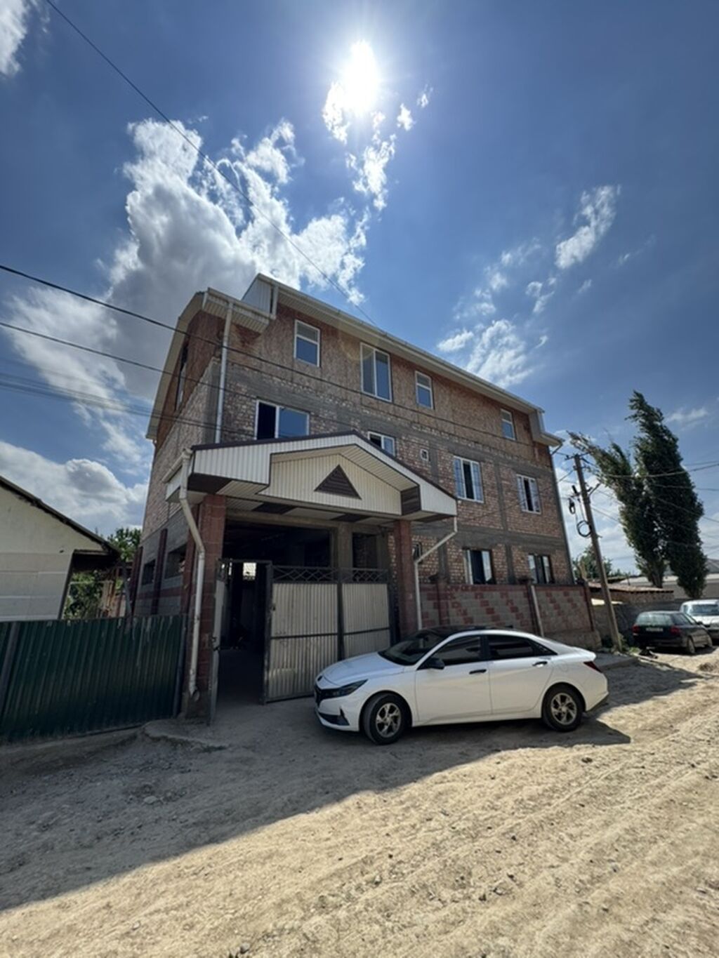 Продаётся капитальный кирпичный дом с большим огородом Адрес Ж/М Ала