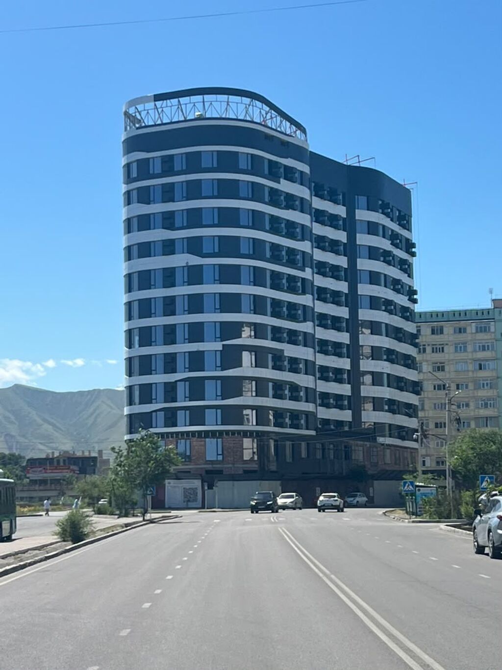 2 комнаты, 83 м², 12 мкр Элитка, 7 этаж, ПСО (под самоотделку)