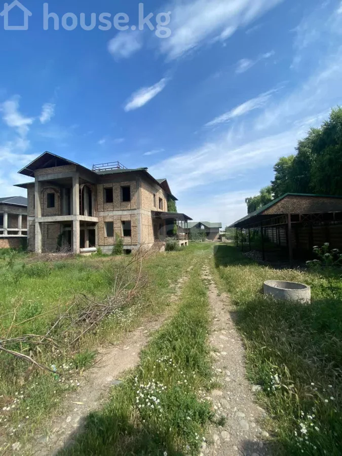 Аренда, дом, 4-комн.: Чуйская область / Бишкек, город Бишкек, Арча-Бешик ж/м -  — за 1 317 000 сом