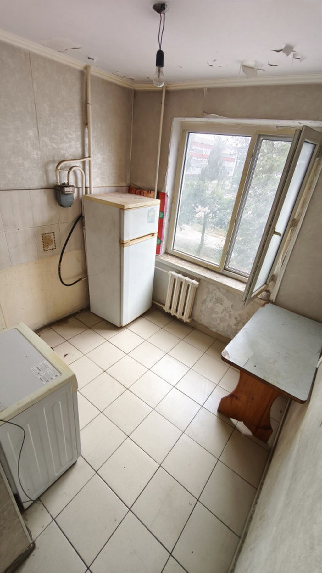 2 комнаты, 42 м², 10 мкр 104 серия, 2 этаж, Требуется ремонт